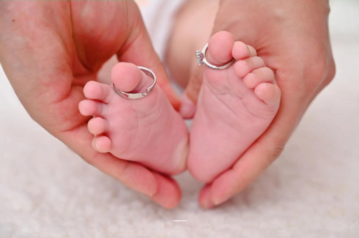 白山怀孕小肚子酸酸的